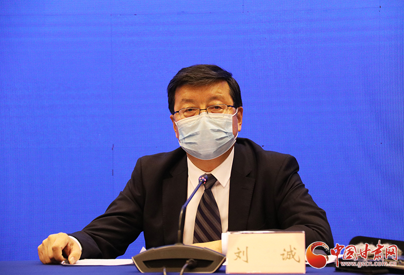 甘肅省人社廳：落實(shí)落細(xì)“四個(gè)確?！贝胧?實(shí)現(xiàn)貧困人口基本養(yǎng)老保險(xiǎn)全覆蓋（圖）
