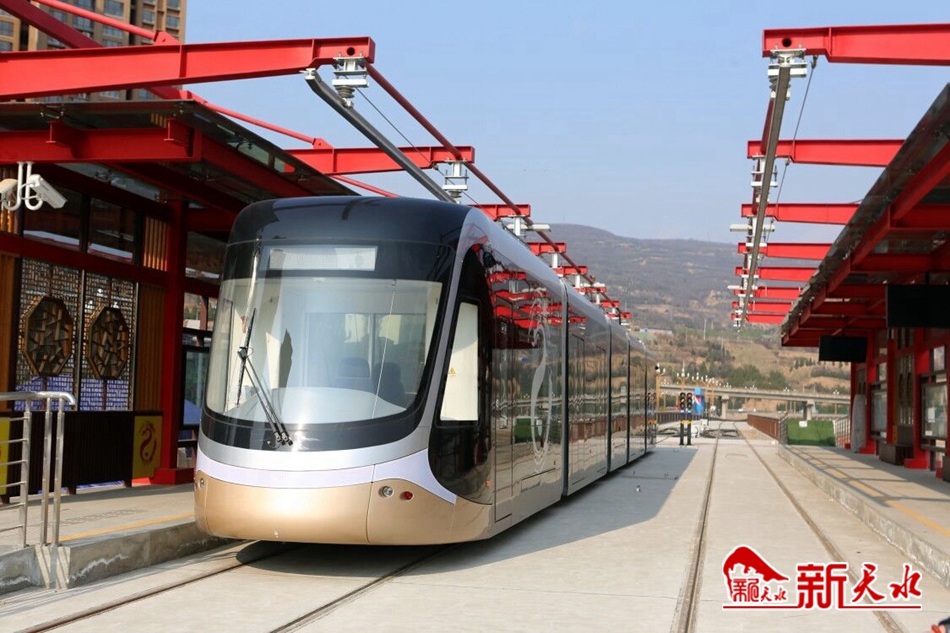 王銳調研有軌電車示范線一期工程、工業(yè)博物館等項目建設情況