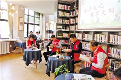 蘭州市人大常委會機(jī)關(guān)黨員開展進(jìn)社區(qū)共駐共建暨新時(shí)代文明實(shí)踐志愿服務(wù)示范活動(dòng)