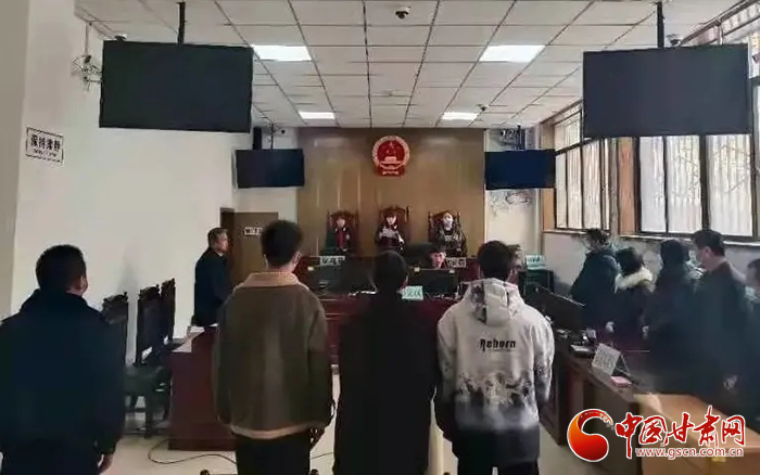 依法帶娃！甘肅省平?jīng)鍪邪l(fā)出首份《家庭教育令》